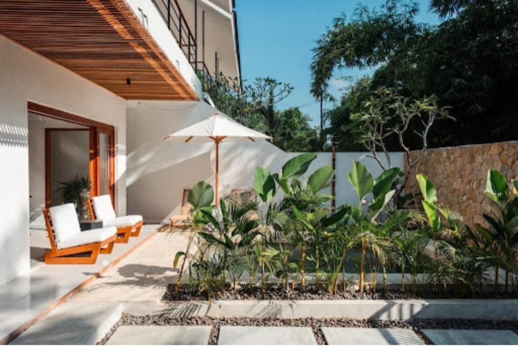 Villa exterior patio